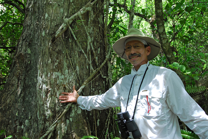 p2009 04 d200b 0085m